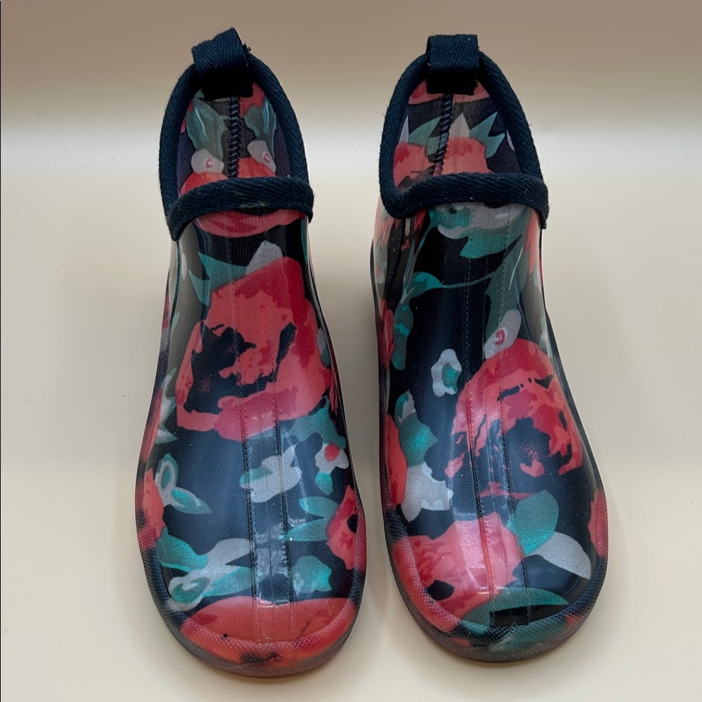 Women's Floral Waterproof Ankle Rain Boots - black/pink